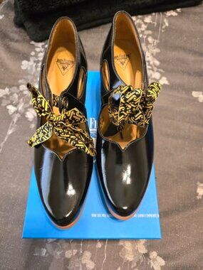 John Fluevog Sole Talk Mantra Black Size 9 Like NEW!